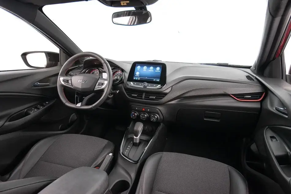 Chevrolet Onix Joy ganha visual atualizado e novos itens de série